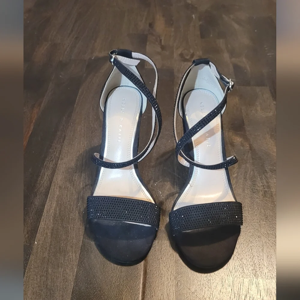 Kelly & Katie Black Women's Sandals - Picture 1 of 7